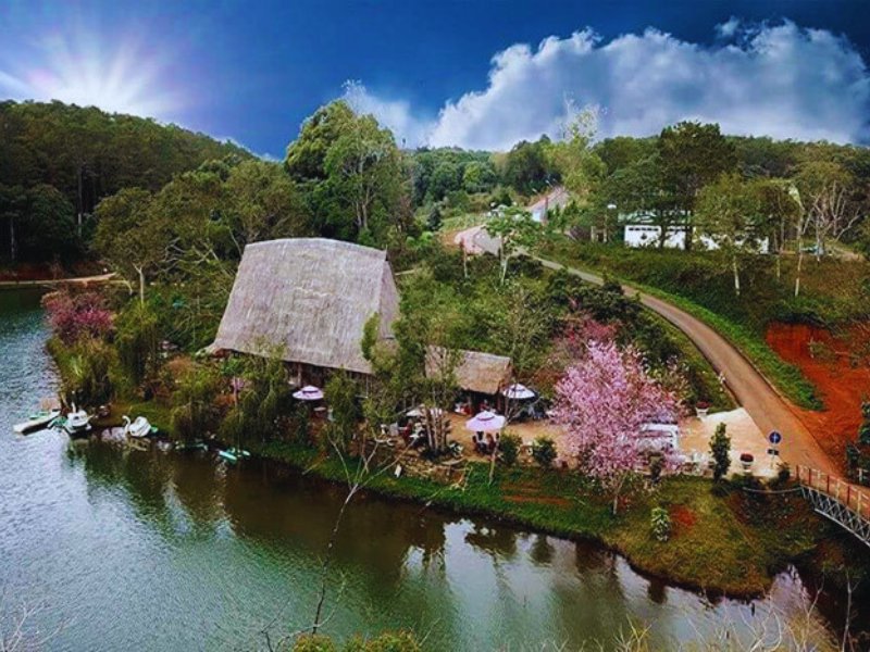 Hồ Đăk Ke măng đen